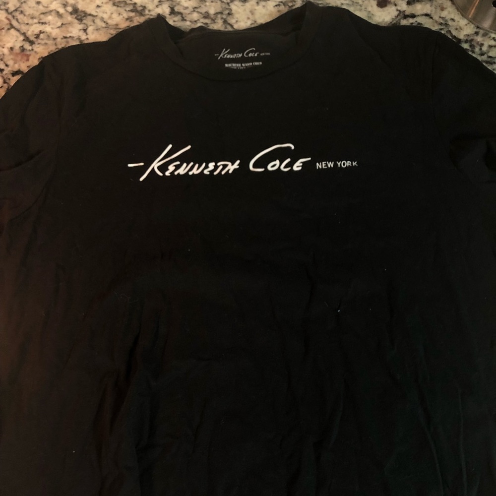 Kenneth Cole mens size small black T-shirt